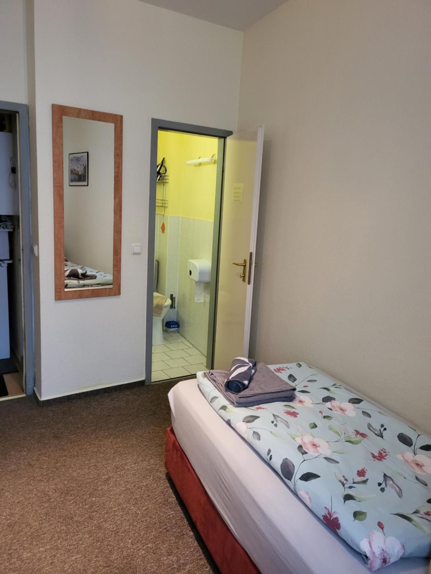 Pension Hubertus Berlin Bagian luar foto