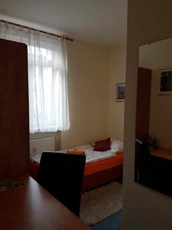 Pension Hubertus Berlin Bagian luar foto